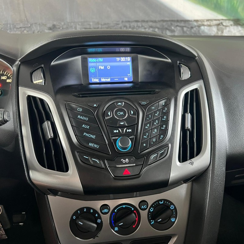 FOCUS 1.6 SE 8V FLEX 4P MANUAL - 2015 - CAXIAS DO SUL