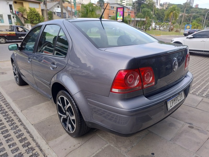 BORA 2.0 MI 8V GASOLINA 4P AUTOMÁTICO - 2009 - CAXIAS DO SUL
