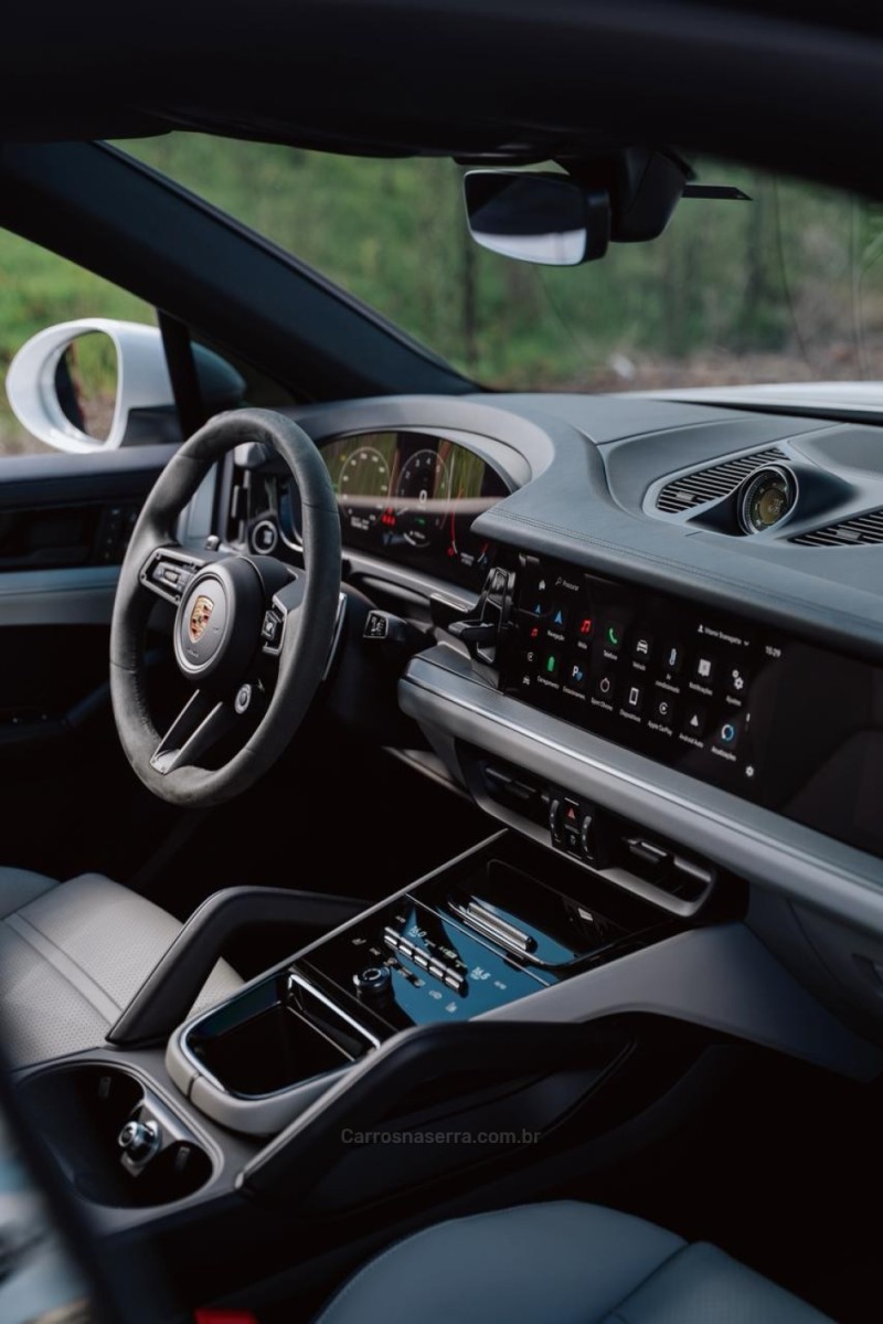 CAYENNE 3.0 V6 AWD E-HYBRID 4P AUTOMÁTICO - 2024 - ERECHIM