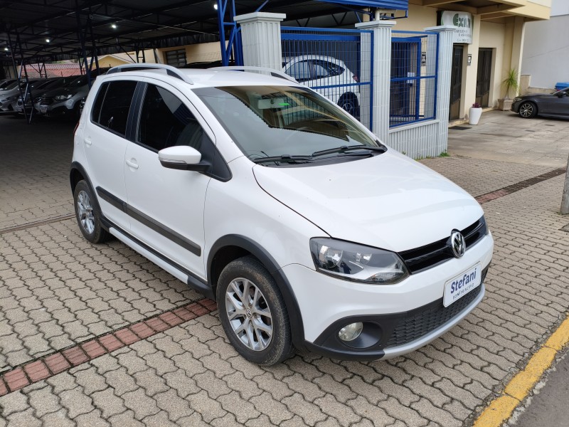 CROSSFOX 1.6 MI FLEX 8V 4P MANUAL - 2013 - BOM PRINCíPIO