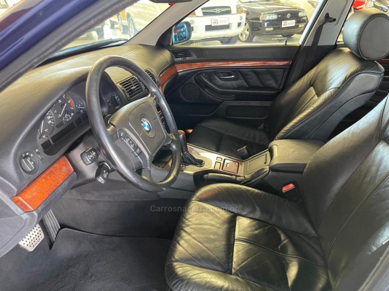 540I 4.4 SEDAN V8 32V GASOLINA 4P AUTOMÁTICO - 1997 - NOVO HAMBURGO