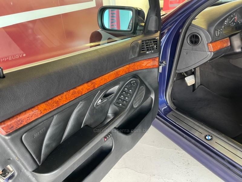 540I 4.4 SEDAN V8 32V GASOLINA 4P AUTOMÁTICO - 1997 - NOVO HAMBURGO