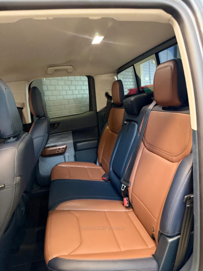 MAVERICK 2.5 HYBRID LARIAT GASOLINA 4P AUTOMÁTICO - 2024 - NOVO HAMBURGO