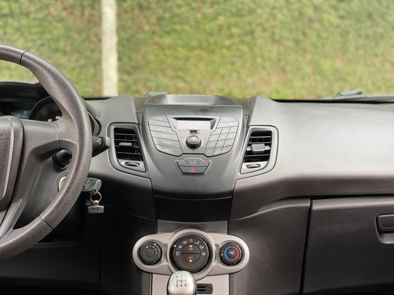 FIESTA 1.6 SE HATCH 16V FLEX 4P MANUAL - 2017 - FARROUPILHA