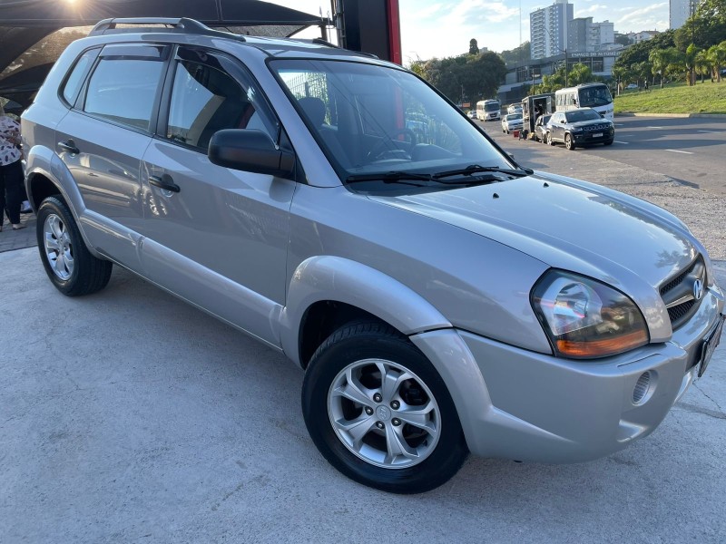 tucson 2.0 mpfi gls 16v 143cv 2wd flex 4p automatico 2010 caxias do sul