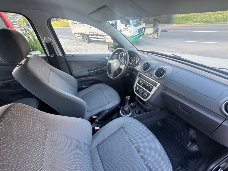 VOYAGE 1.0 MI TRENDLINE 8V FLEX 4P MANUAL - 2012 - CAXIAS DO SUL