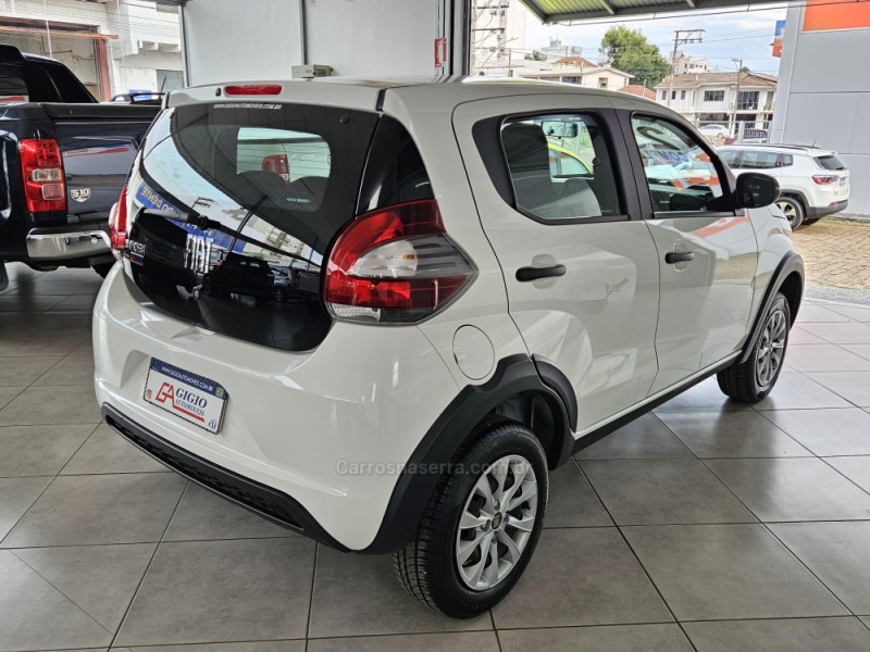 MOBI 1.0 8V EVO FLEX LIKE. MANUAL - 2025 - TAPEJARA