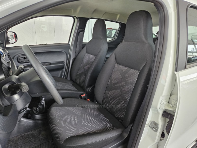 MOBI 1.0 8V EVO FLEX LIKE. MANUAL - 2025 - TAPEJARA