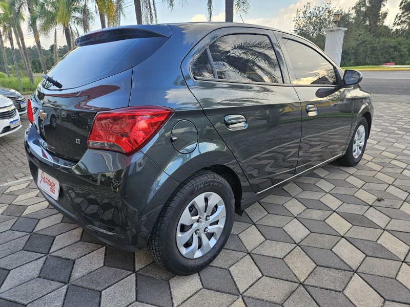 ONIX 1.0 LT 12V FLEX 4P MANUAL - 2019 - BOM PRINCíPIO