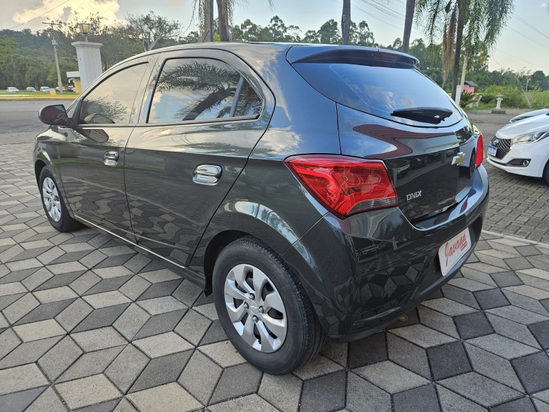 ONIX 1.0 LT 12V FLEX 4P MANUAL - 2019 - BOM PRINCíPIO