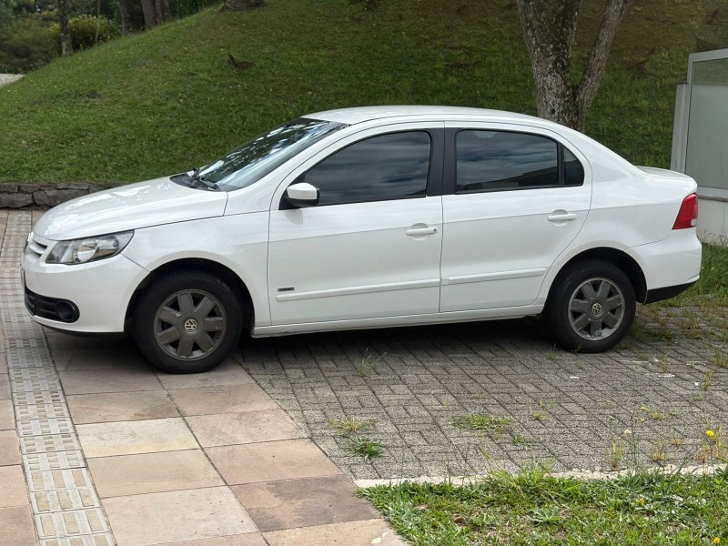 VOYAGE 1.0 MI 8V FLEX 4P MANUAL - 2010 - FARROUPILHA