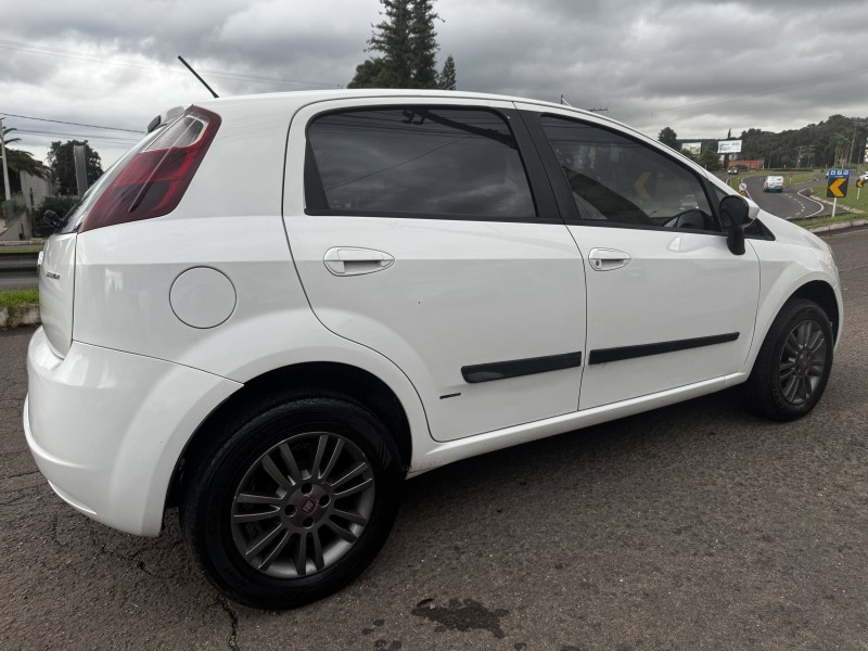 PUNTO 1.4 ATTRACTIVE 8V FLEX 4P MANUAL - 2011 - DOIS IRMãOS
