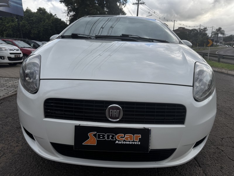 PUNTO 1.4 ATTRACTIVE 8V FLEX 4P MANUAL - 2011 - DOIS IRMãOS