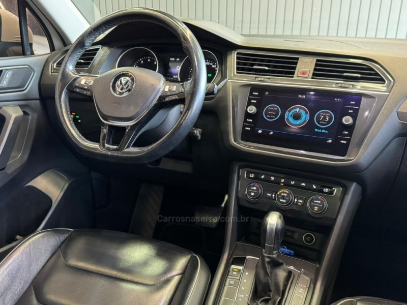 TIGUAN 1.4 ALLSPACE COMFORT 250 TSI FLEX 4P - 2018 - DOIS IRMãOS