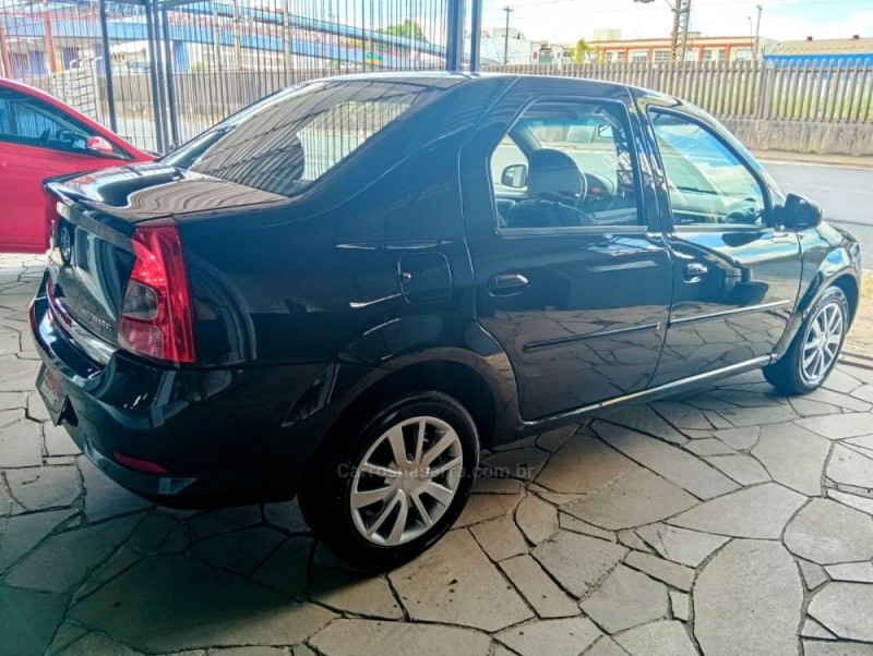 LOGAN  - 2013 - CANOAS