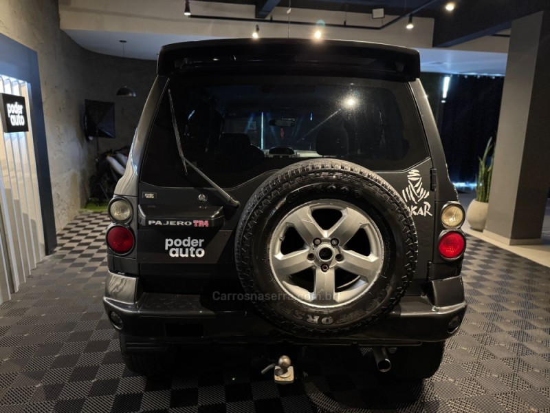 PAJERO TR4 2.0 4X4 16V FLEX 4P MANUAL - 2009 - FARROUPILHA