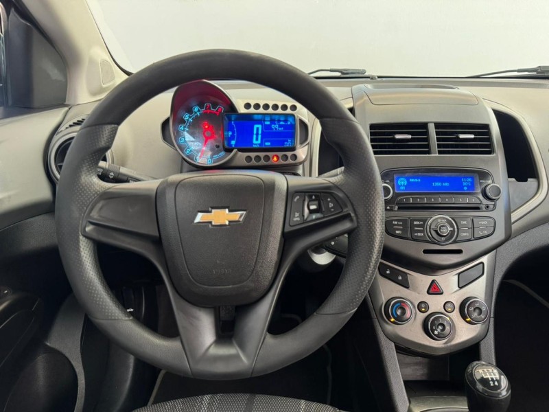 SONIC 1.6 LT 16V FLEX 4P MANUAL - 2014 - ESTâNCIA VELHA