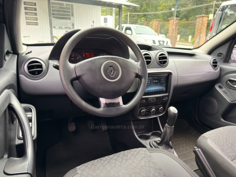 DUSTER 1.6 EXPRESSION 4X2 16V FLEX 4P MANUAL - 2014 - CANELA