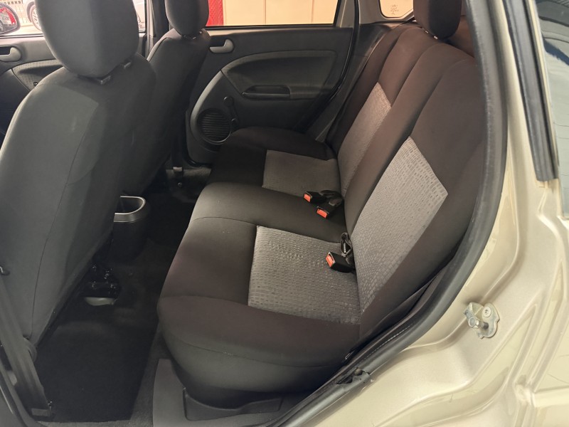FIESTA 1.6 SE SEDAN 16V FLEX 4P MANUAL - 2014 - PORTãO
