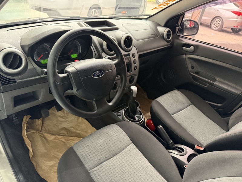 FIESTA 1.6 SE SEDAN 16V FLEX 4P MANUAL - 2014 - PORTãO
