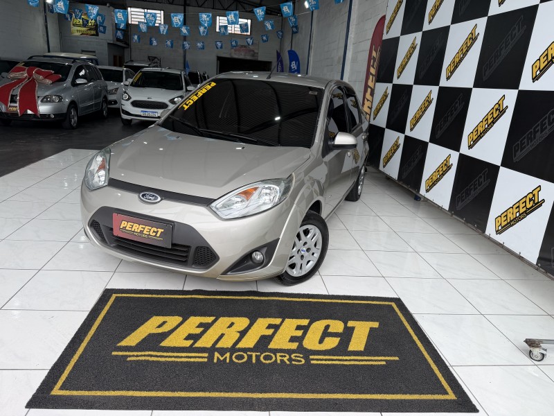 FIESTA 1.6 SE SEDAN 16V FLEX 4P MANUAL - 2014 - PORTãO