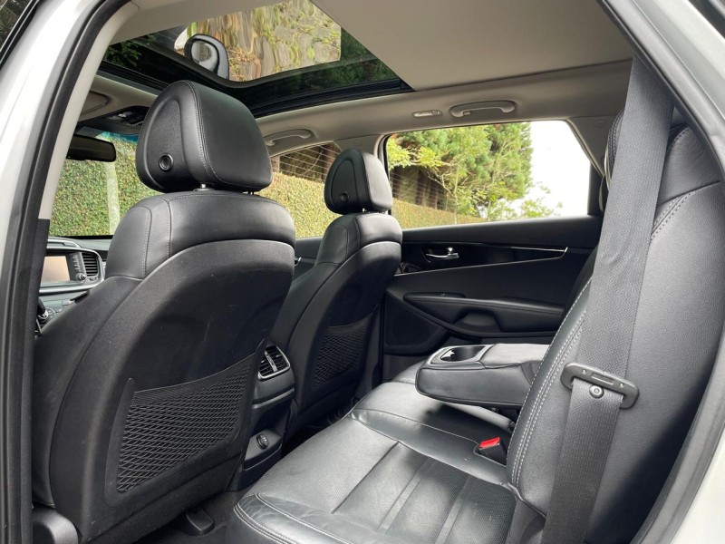 SORENTO 3.3 EX V6 24V GASOLINA 4P 7 LUGARES AUTOMATICO - 2016 - FARROUPILHA