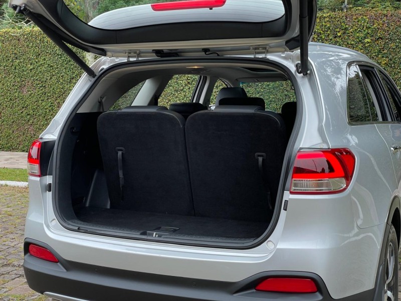 SORENTO 3.3 EX V6 24V GASOLINA 4P 7 LUGARES AUTOMATICO - 2016 - FARROUPILHA