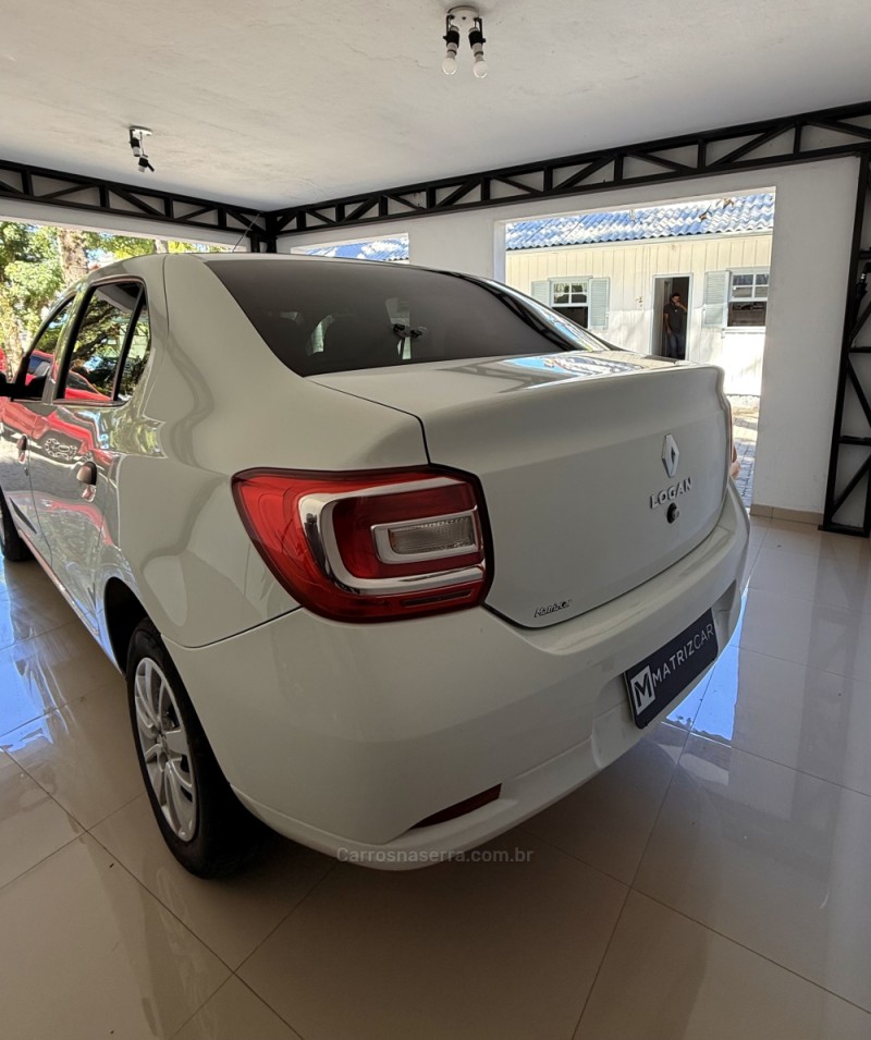 LOGAN 1.0 LIFE 12V FLEX 4P MANUAL - 2024 - CANELA