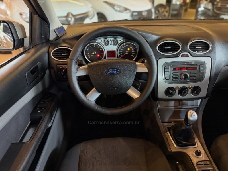 FOCUS 1.6 SE 16V FLEX 4P MANUAL - 2013 - NOVO HAMBURGO