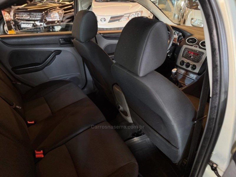 FOCUS 1.6 SE 16V FLEX 4P MANUAL - 2013 - NOVO HAMBURGO