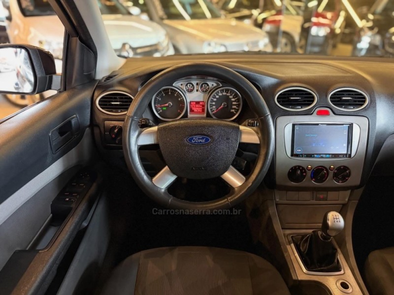 FOCUS 1.6 SE 16V FLEX 4P MANUAL - 2013 - NOVO HAMBURGO