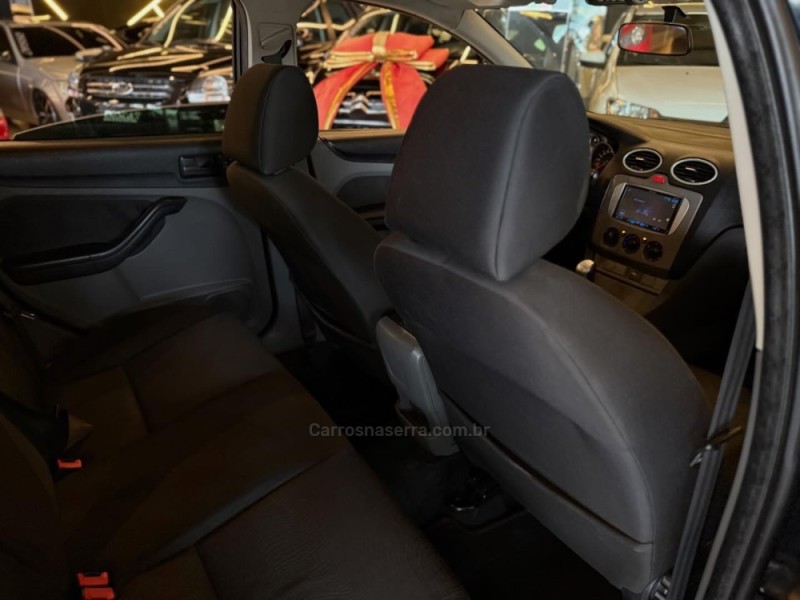 FOCUS 1.6 SE 16V FLEX 4P MANUAL - 2013 - NOVO HAMBURGO