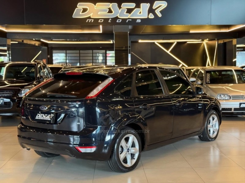 FOCUS 1.6 SE 16V FLEX 4P MANUAL - 2013 - NOVO HAMBURGO