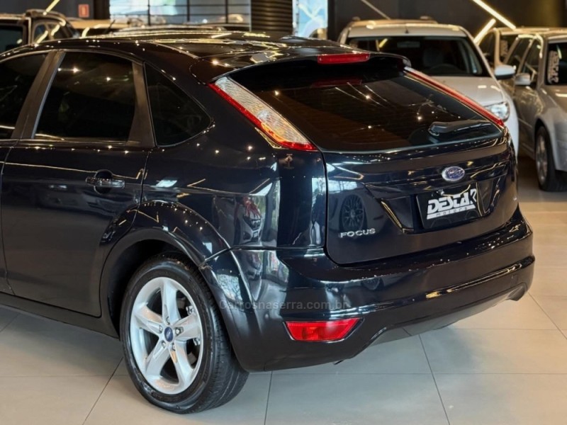 FOCUS 1.6 SE 16V FLEX 4P MANUAL - 2013 - NOVO HAMBURGO