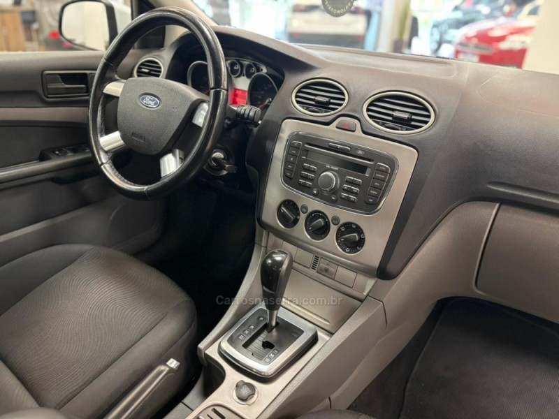 FOCUS 2.0 HC 16V FLEX 4P AUTOMÁTICO  - 2011 - CARLOS BARBOSA