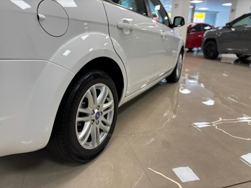 FOCUS 2.0 HC 16V FLEX 4P AUTOMÁTICO  - 2011 - CARLOS BARBOSA