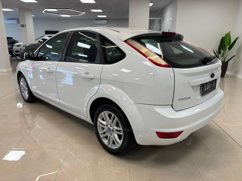 FOCUS 2.0 HC 16V FLEX 4P AUTOMÁTICO  - 2011 - CARLOS BARBOSA