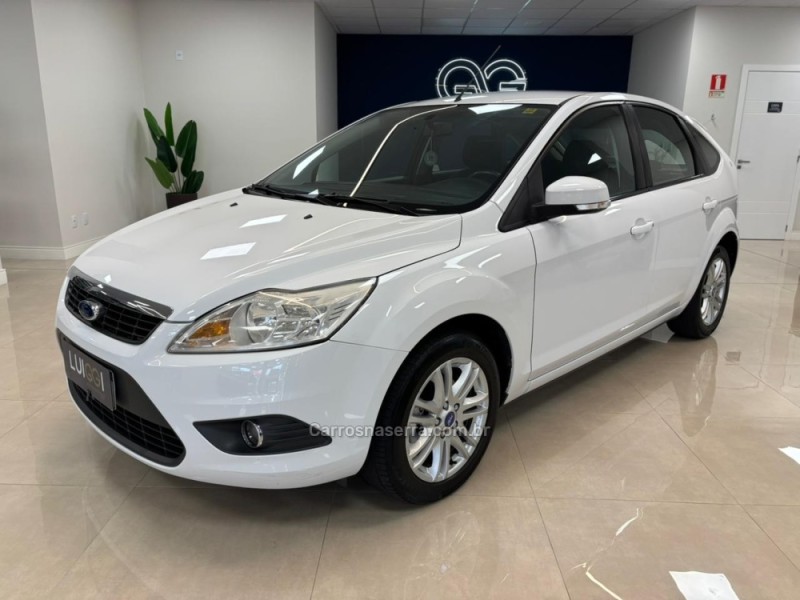 focus 2.0 hc 16v flex 4p automatico  2011 carlos barbosa