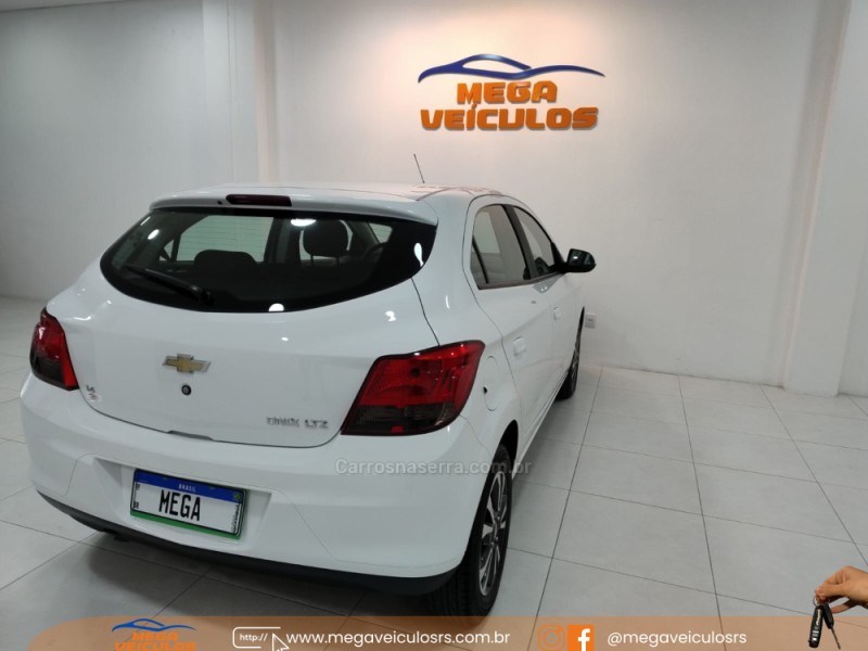 ONIX 1.4 MPFI LTZ 8V FLEX 4P MANUAL - 2015 - BENTO GONçALVES
