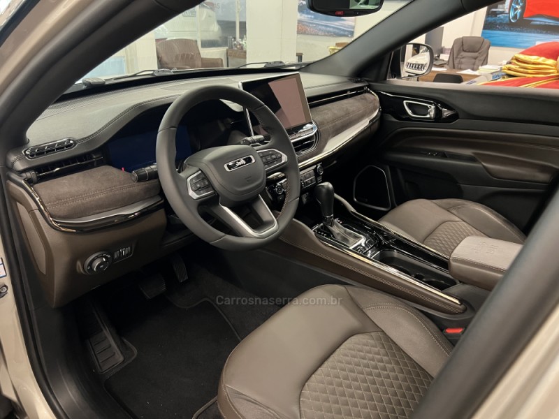 COMMANDER 1.3 OVERLAND T270 16V 4X2 TURBO FLEX 4P AUTOMÁTICO - 2023 - NOVO HAMBURGO