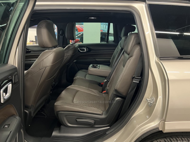 COMMANDER 1.3 OVERLAND T270 16V 4X2 TURBO FLEX 4P AUTOMÁTICO - 2023 - NOVO HAMBURGO