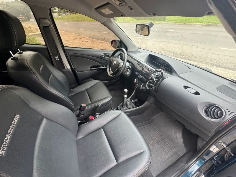 ETIOS CROSS 1.5 16V FLEX 4P MANUAL - 2015 - CAXIAS DO SUL