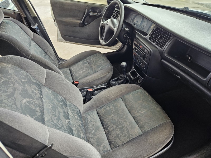 VECTRA 2.2 MPFI GL MILENIUM 8V GASOLINA 4P MANUAL - 2000 - CAXIAS DO SUL