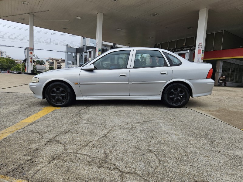 VECTRA 2.2 MPFI GL MILENIUM 8V GASOLINA 4P MANUAL - 2000 - CAXIAS DO SUL