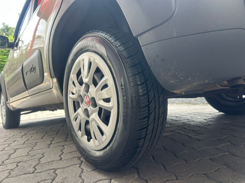 UNO 1.0 EVO WAY 8V FLEX 4P MANUAL - 2014 - TRêS COROAS