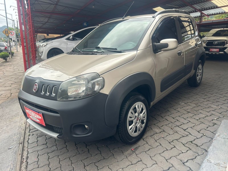 UNO 1.0 EVO WAY 8V FLEX 4P MANUAL - 2014 - TRêS COROAS