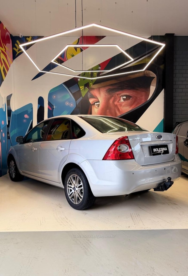 FOCUS 2.0 GHIA SEDAN 16V FLEX 4P MANUAL - 2013 - NOVO HAMBURGO