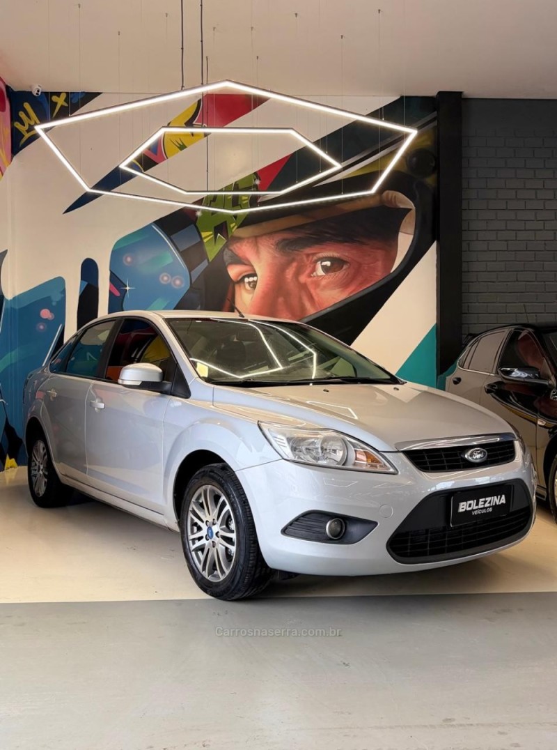 focus 2.0 ghia sedan 16v flex 4p manual 2013 novo hamburgo