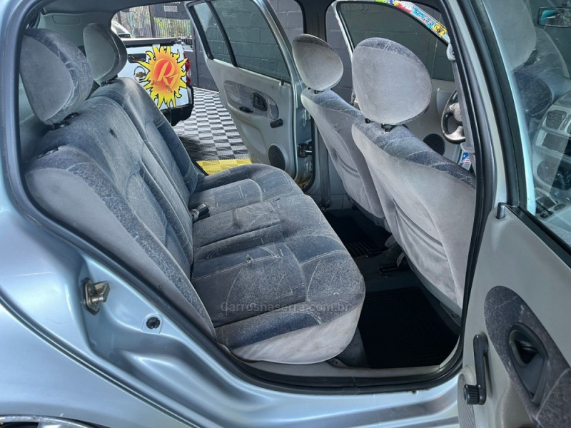 CLIO 1.0 PRIVILÉGE 16V FLEX 4P MANUAL - 2005 - CAXIAS DO SUL