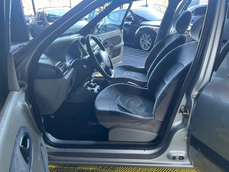 CLIO 1.0 PRIVILÉGE 16V FLEX 4P MANUAL - 2005 - CAXIAS DO SUL